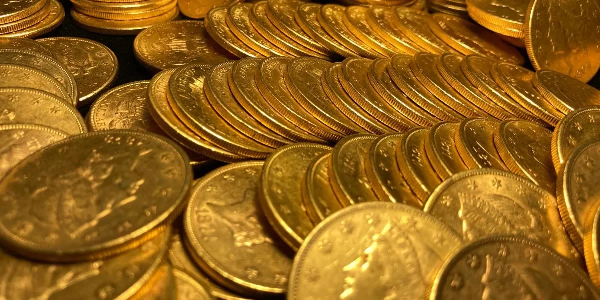 افت قیمت طلا و سکه در بازار امروز بیست و سوم شهریور