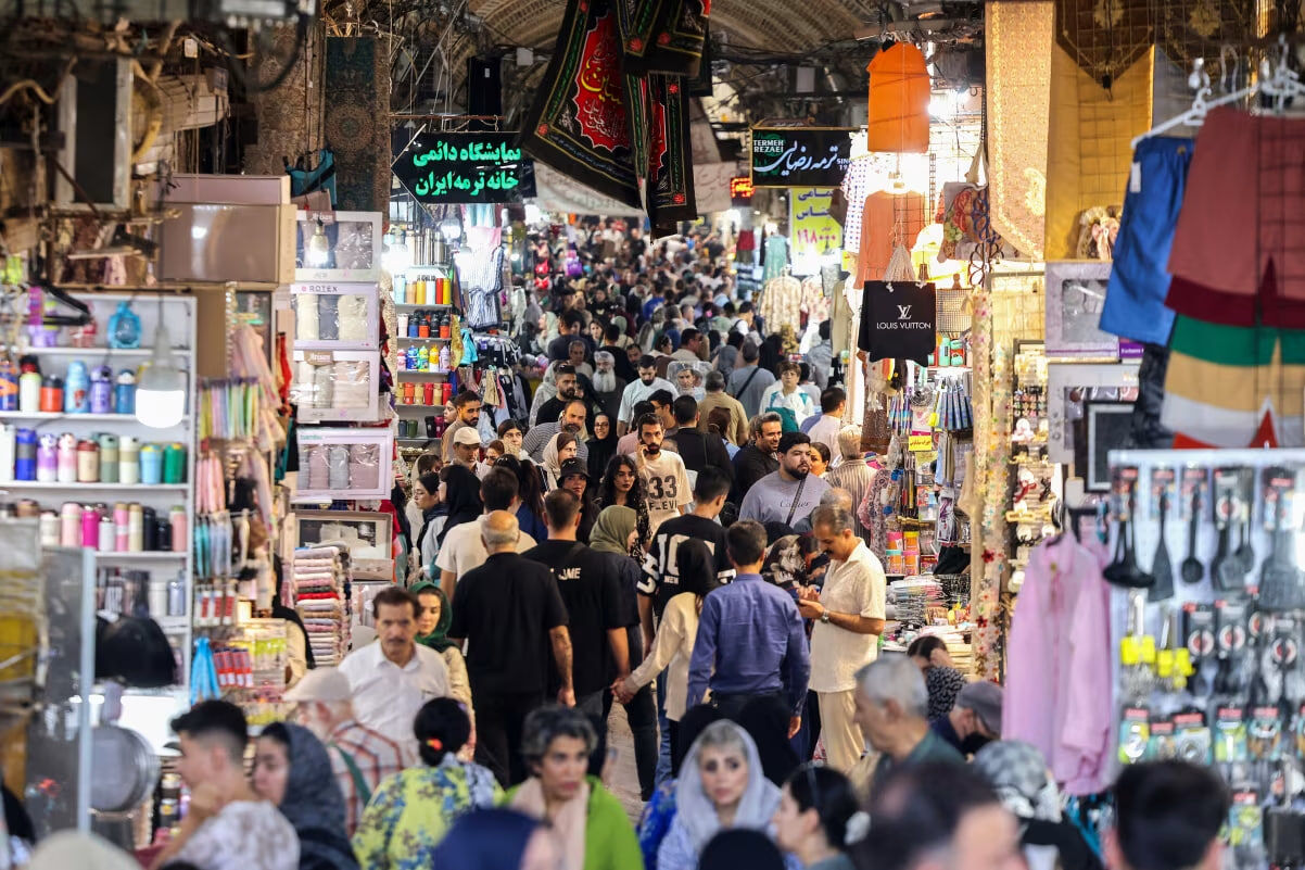 افزایش خرید مواد غذایی و دارو در ایران؛ نگرانی از تشدید محدودیتهای تجاری